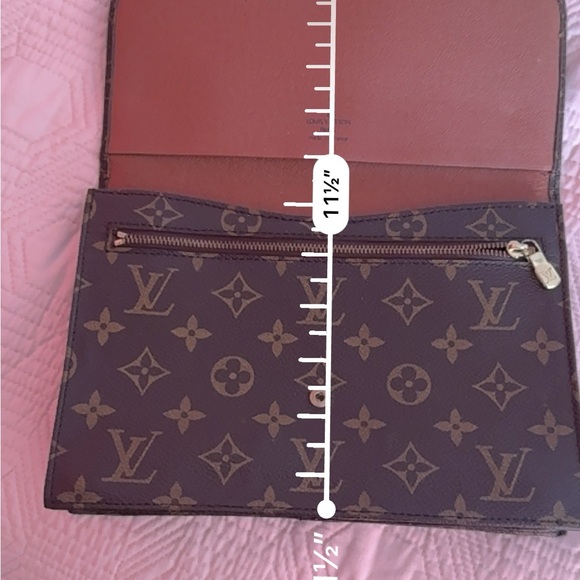 Louis Vuitton clutch - Picture 11 of 12